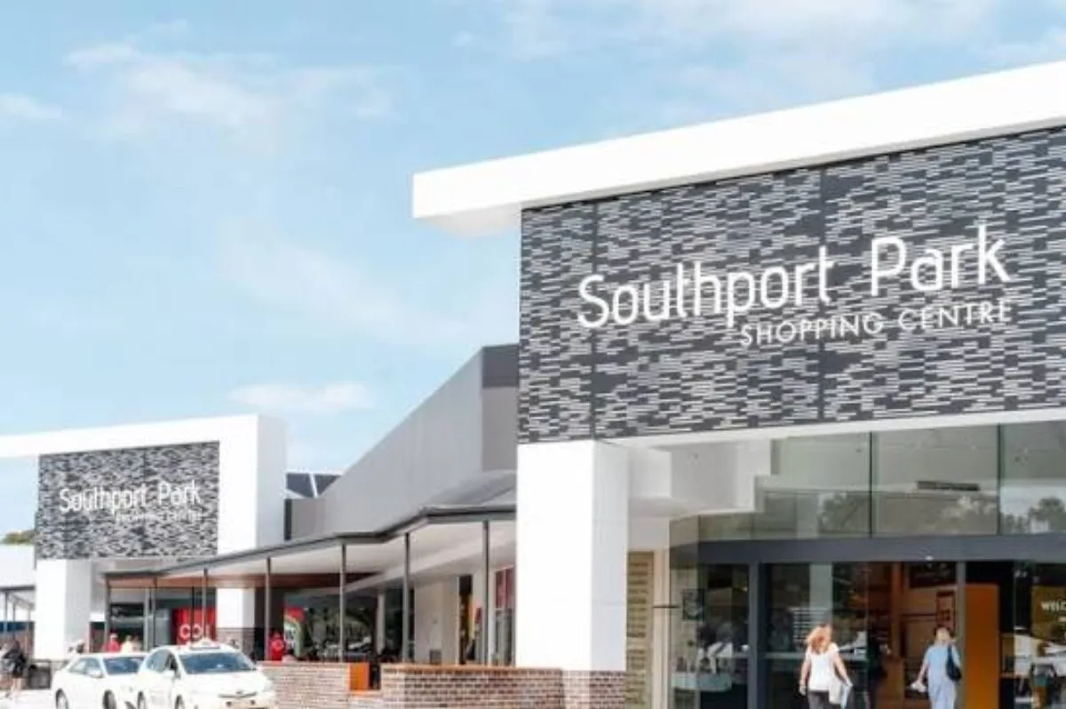 Southport Park Shopping Centre entrance, corner of Ferry and Benowa Roads — home of the EasyGold kiosk